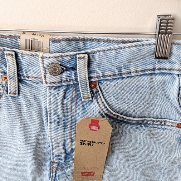 SALE!✨ Levi's Deconstructed Mini Denim Skirt light - Picture 6 of 8